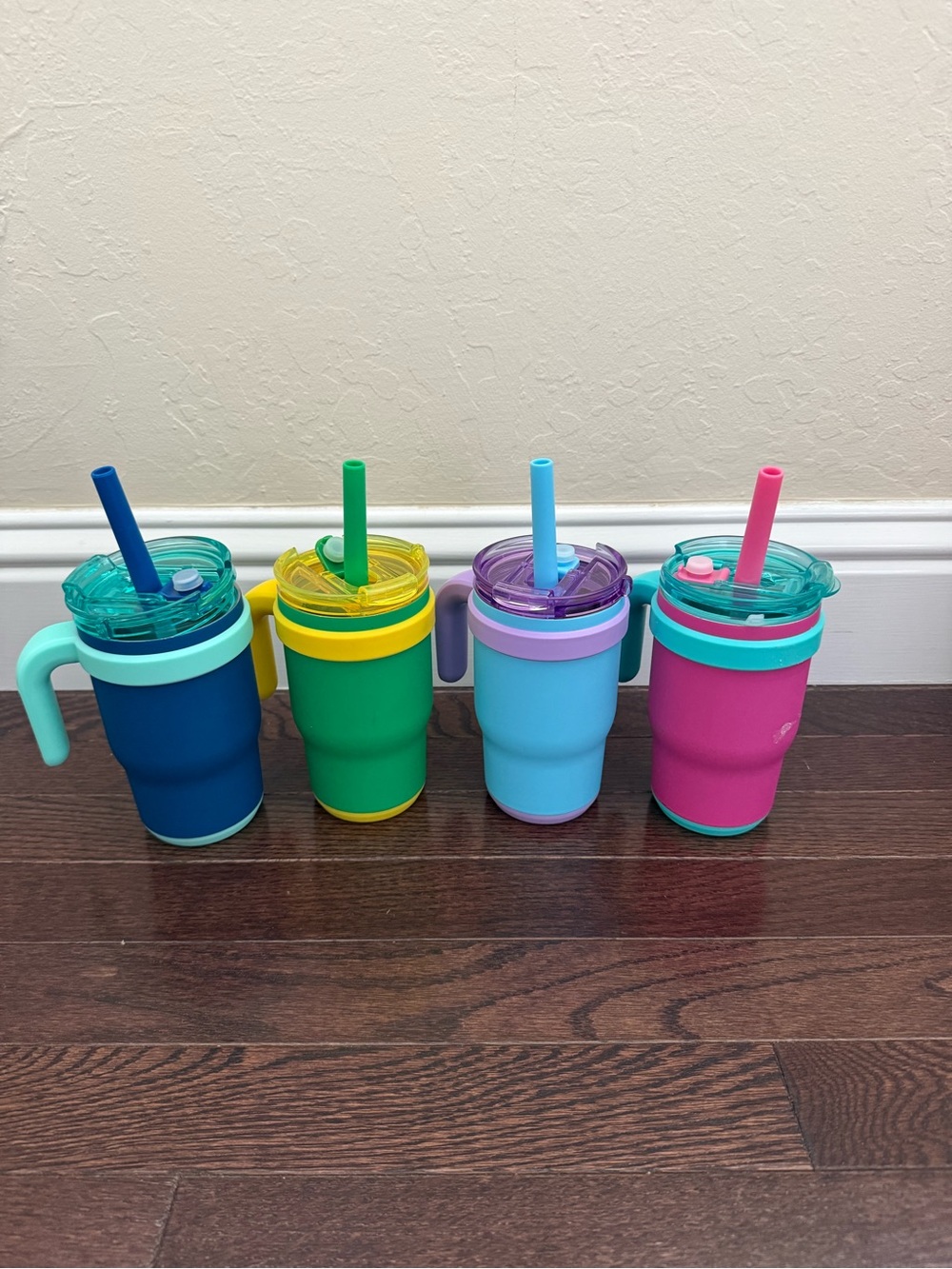 Set of 4 Colorful Insulated Cups - Picture 2 of 3